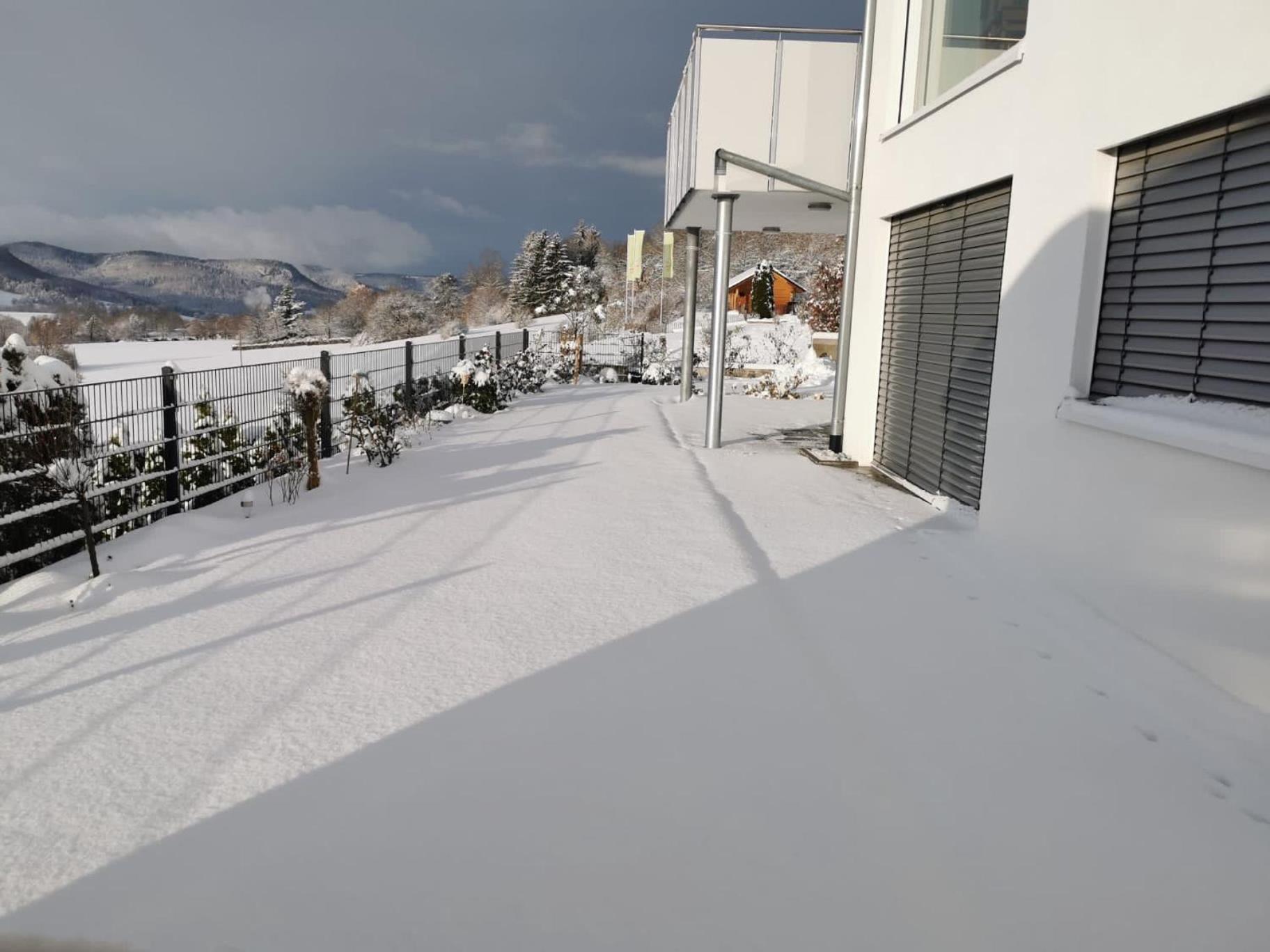 Atemberaubender Ausblick Mit Premium-Wanderwegen Vor Der Haustuer Apartment Albstadt Exterior photo