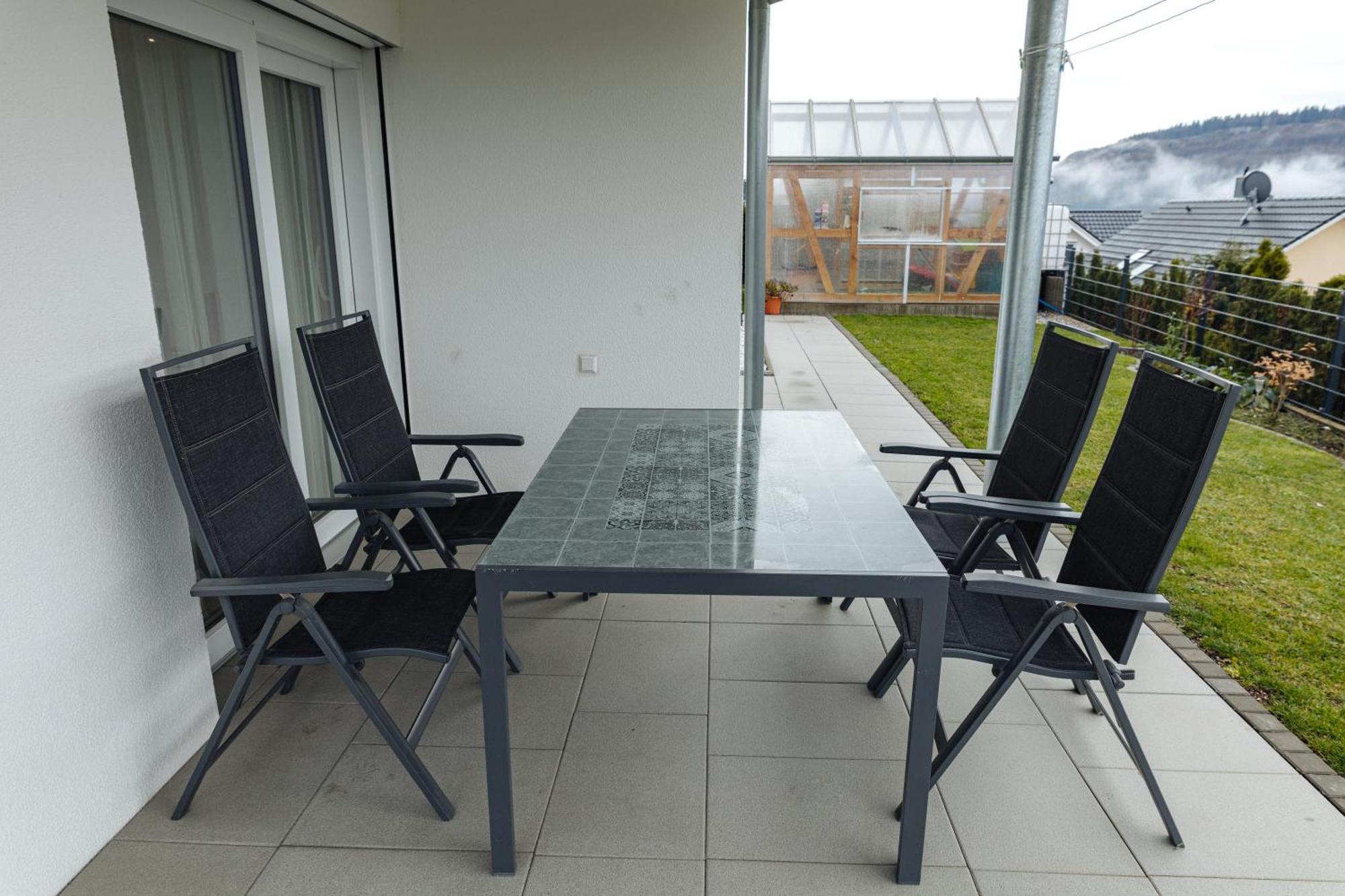Atemberaubender Ausblick Mit Premium-Wanderwegen Vor Der Haustuer Apartment Albstadt Exterior photo