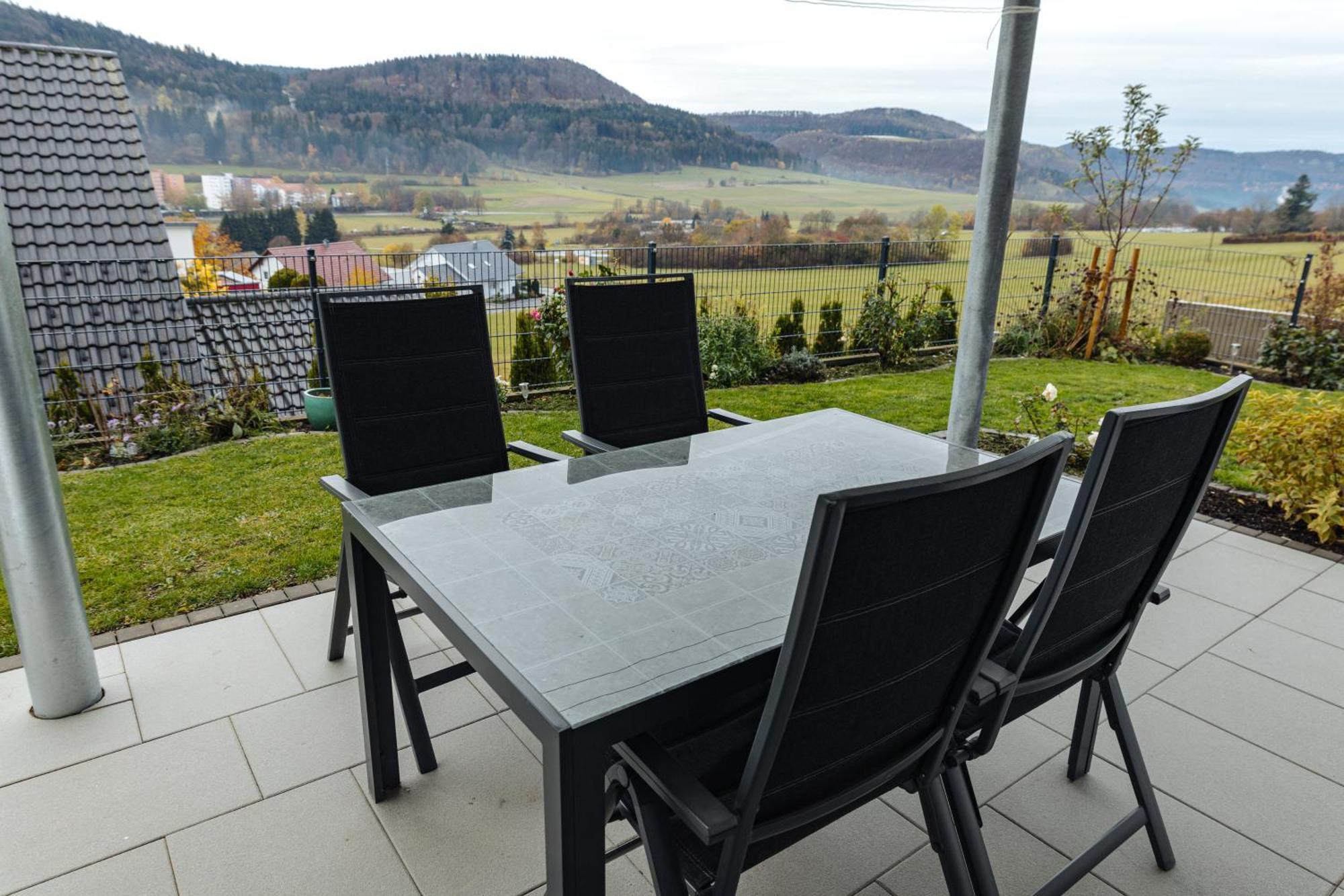 Atemberaubender Ausblick Mit Premium-Wanderwegen Vor Der Haustuer Apartment Albstadt Exterior photo